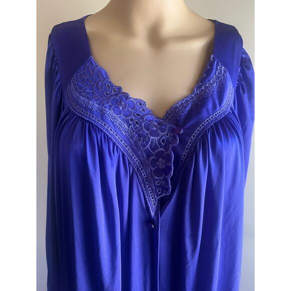 Vanity Fair Vintage Purple Nylon Button Down Embroidered Robe MEDIUM - Picture 5 of 5
